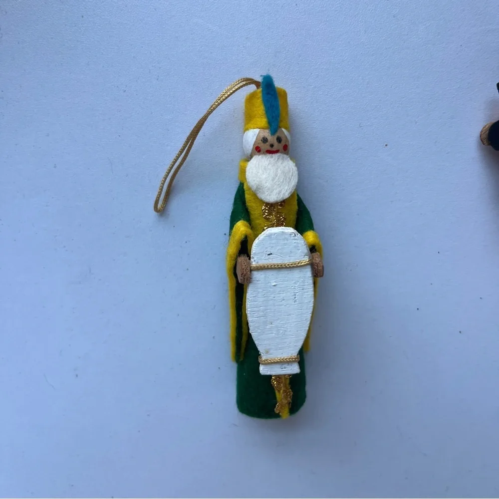 Vintage Handmade Christmas Nativity Figures Pieces Clothespin Wisemen Ornaments - Picture 3 of 4